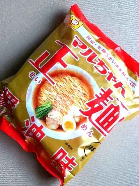 最近のインスタント袋麺は何なんだ？昔のは何食べてたのかと思う程、生麺そのもの。ホント革命的だね。|Yasuharuさん