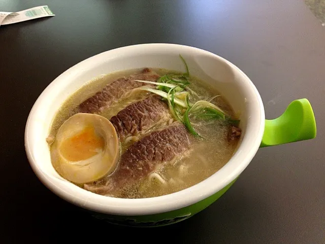 台湾松山空港    台湾名物   牛肉麺|youさん