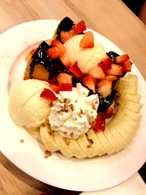 Chocolate Toast with Strawberry@After You|Thitiratさん