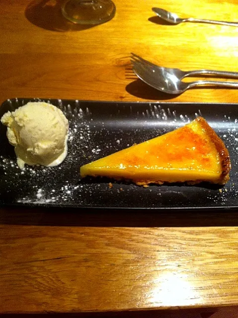 Lemon tart and vanilla ice cream|🍓Jolejo🍓さん