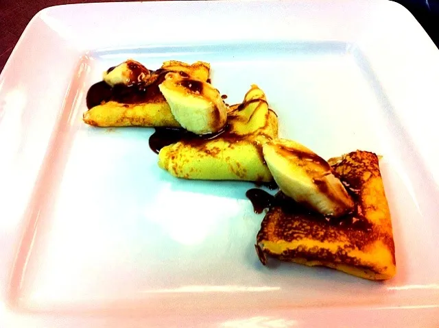 Snapdishの料理写真:Banana Crepes a/Nutella Caramel Sauce|Michael Moralesさん