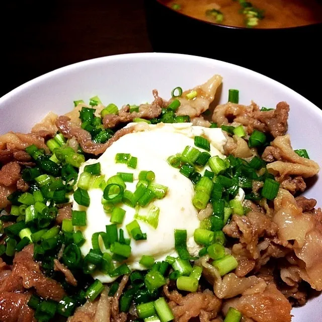 豚丼 半熟卵のせっ(@￣ρ￣@)|よーさん