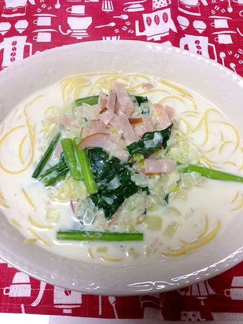 ほうれん草とハムのスープパスタ|瞳さん