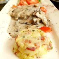 Pollo with potatoes|aileen simさん