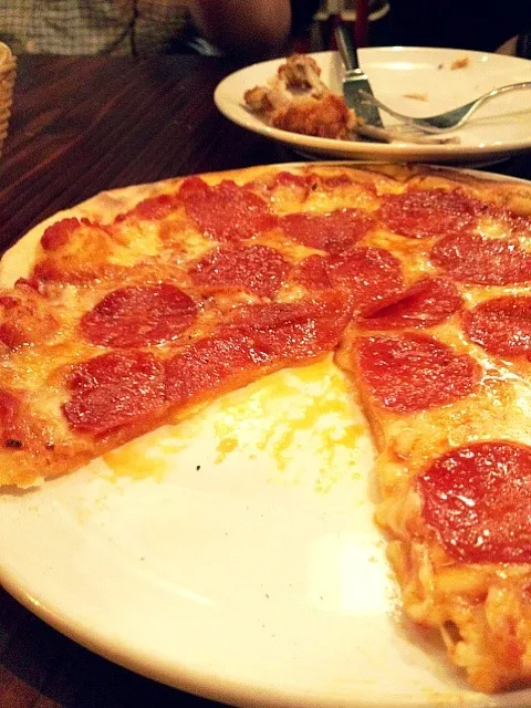 Snapdishの料理写真:Pepperoni pizza|aileen simさん