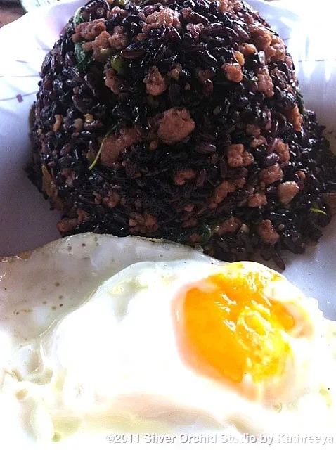 Fried Hom Nil rice, minced pork with Holy Basil|Picsy's Slaveさん