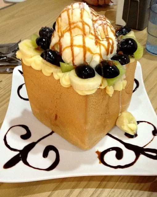 Honey toast with fruit flavor ~|Elaineさん