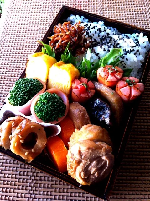 morinnorinちゃんの鶏のやわやわ煮と、ミニドが、メインです。今週も盛り盛り頑張りましょ😋|いよこ🍻さん