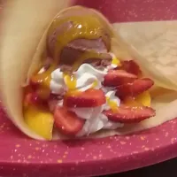 strawberry mango crepe|therese santosさん