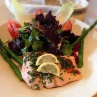 Herb salmon on salad|moumouさん