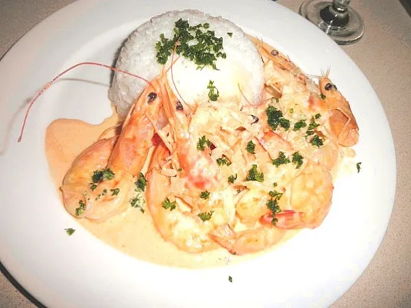 Snapdishの料理写真:Garlic prawn|Ayakaさん