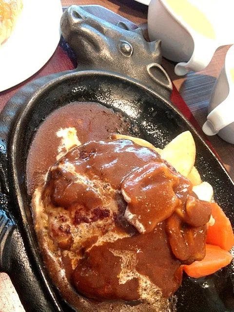 Snapdishの料理写真:ハンバーグランチ|てがーさん