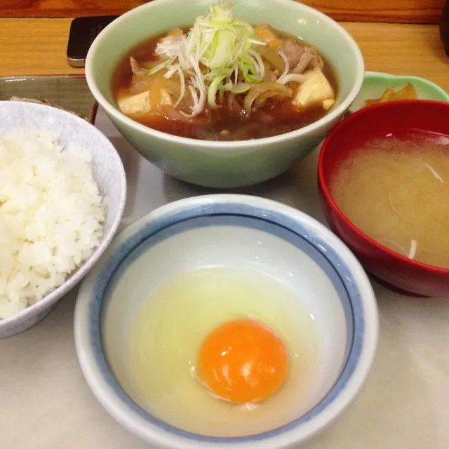 Snapdishの料理写真:肉豆腐定食|Koichi Shibataさん