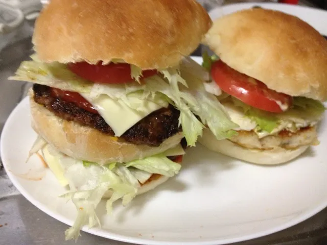 All home made hamburger n a fish sandwich|Yumi Priceさん