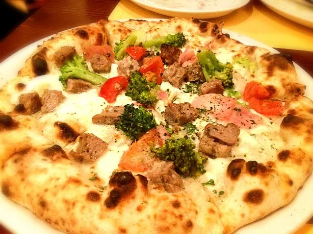 Snapdishの料理写真:Salsiccia e Broccoli (ソーセージとブロッコリー)★ @BELLA NAPOLI|***さん