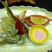 Snapdishの料理写真:綺麗なお塩の天ぷら♪