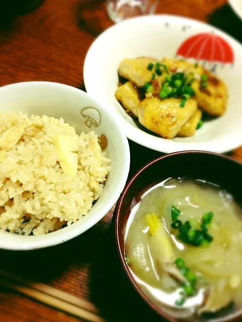 たけのこご飯、揚げ豆腐のめんつゆ煮、玉ねぎとしいたけの味噌汁|えいみさん