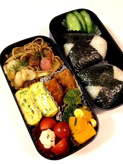 Snapdishの料理写真:玄米おにぎり弁当|ヨッチャンさん