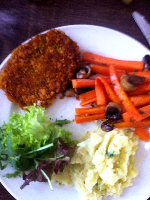 Schnitzel, wortel en aardappelpuree|petitさん