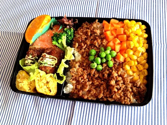 Snapdishの料理写真:食べ盛り息子の入学1日目弁当☆|けいちゃん（ももザィル）さん