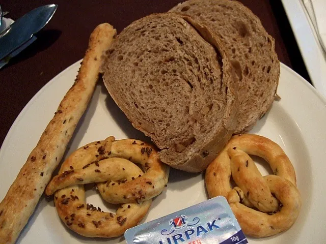 Assorted bread - Bread Sticks, Pretzels|Yvonne Limさん