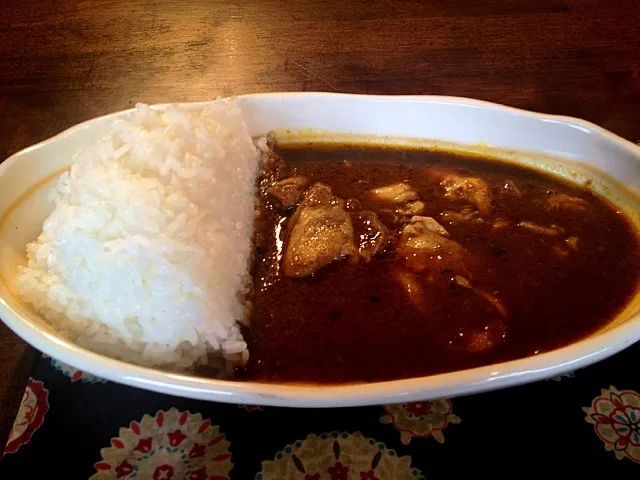 チキンカレーふつう盛り（辛さ甘口）|ナナイロユアさん