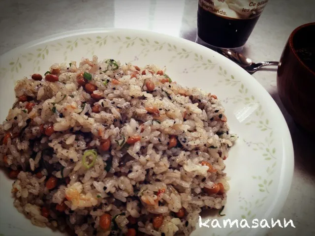 きょこちゃんの、味覇で♡黒ごま納豆炒飯♪|かまさん