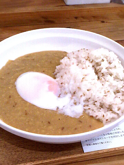 豆と半熟卵の春カレー／Soup Stock Tokyo @エキュート上野|ひろみんこさん