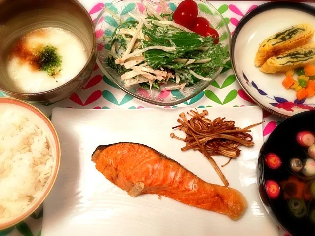 夕飯〜鮭 麦とろご飯 大根明太サラダ〜|美羽さん