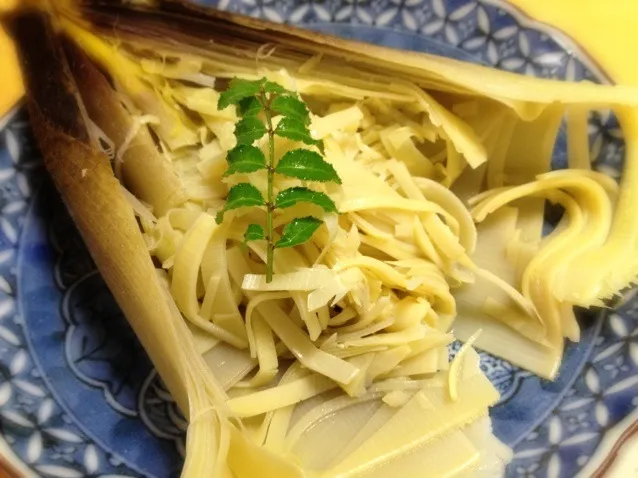 主人と私の晩御飯  竹の姫皮のお刺身|シンリーさん