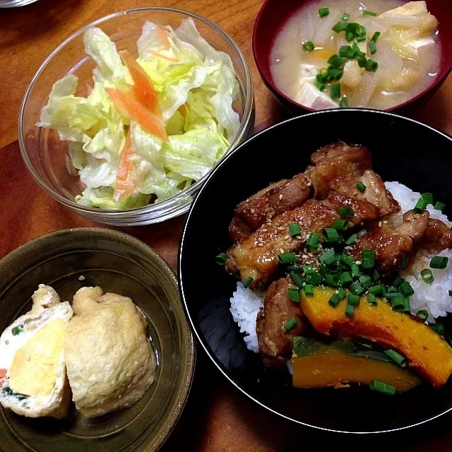 照り焼き丼、たまご巾着、具沢山味噌汁、サラダ。|なつ。さん