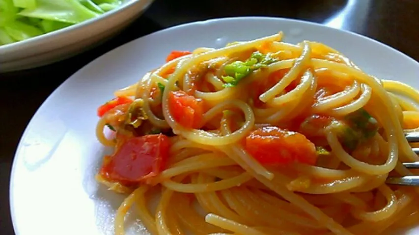 トマトとセロリのパスタ|こうどんさん