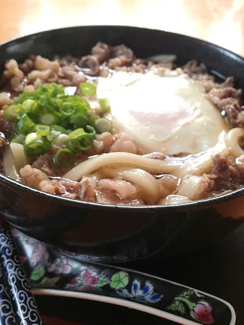 牛丼のリメイク☆月見肉うどん|Hiromiromiさん