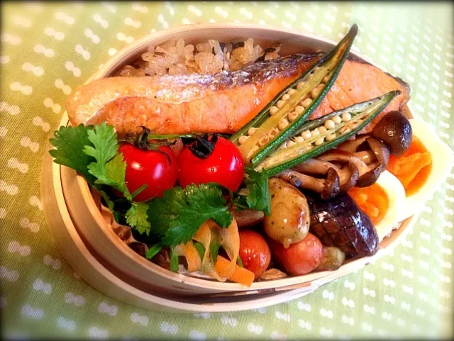 鮭と焼き野菜のヒジキご飯弁当|nonnoさん