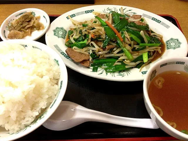 ผัดตับวัวและกุยช่าย ニラレバ定食🍚@ที่ญี่ปุ่น 日高屋 浦安|akiさん