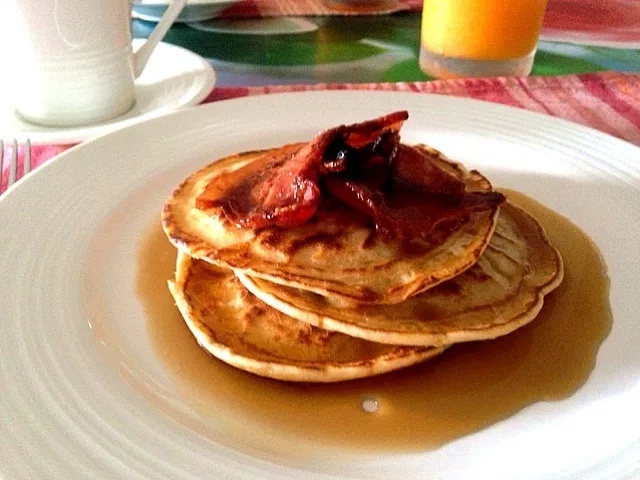 Maple Syrup Pancake with Crispy Bacon|wingさん