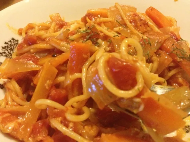 ベジタリアンなチーズ入りトマト🍅煮込みパスタ|なぽさん