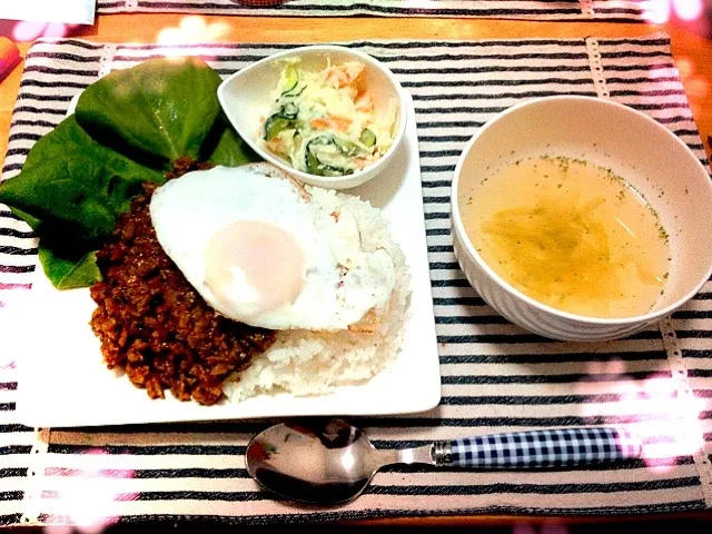 キーマカレーとポテトサラダとコンソメスープ|かおりさん