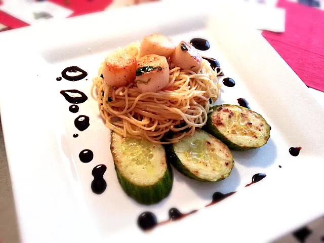 sea scallops with pasta and balsamic vinegar reduction|jeffさん