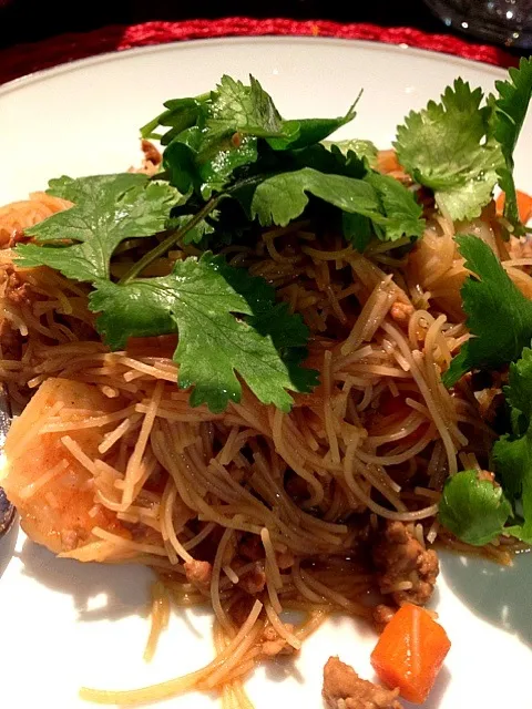 Vermicelli fried with pork and shrimp|Ong Sor Fernさん