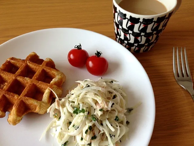 Snapdishの料理写真:オニオンサラダ(ブロッコリースプラウト、ツナ)マヨポン味|みほさん