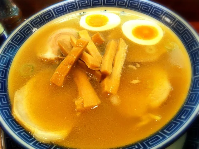 Snapdishの料理写真:【本日のうまうまランチ】好来系ラーメン。(ﾟдﾟ)ﾒﾁｬｳﾏｰ 。|JTKさん