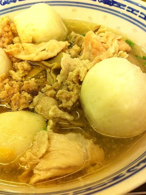 fish ball in pork noodles|MoONaaE'さん