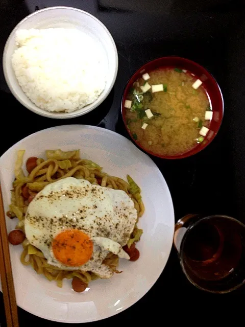 焼うどん|牛肉コロッケさん