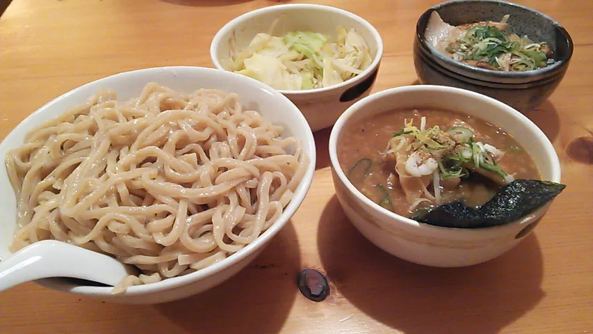 茅場町三豊麺の超濃厚つけ麺900g|小栗大介さん