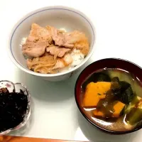 豚丼 かぼちゃの味噌汁 ひじき|さっこさん