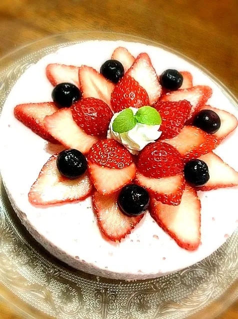 spx69クミコさんの簡単お豆腐イチゴムース🍓|ふれでぃーさん