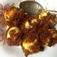 Telur rebus masak sambal kering.|Nur Hanisaさん