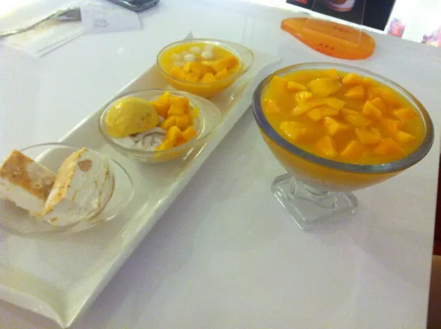 mango dessert.|khuanさん