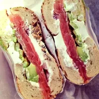 Smoked Salmon and Avocado on an everything bagel 😍|Jackie Murphyさん